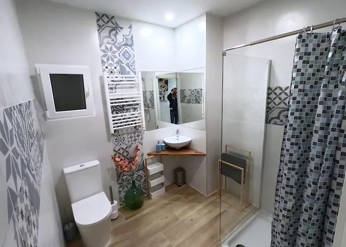 Apartamento Amplio Y Colorido Piso *
